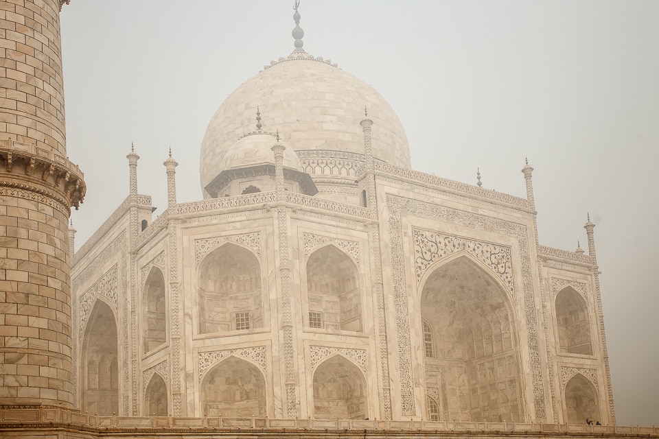 Taj Mahal entre la neblina