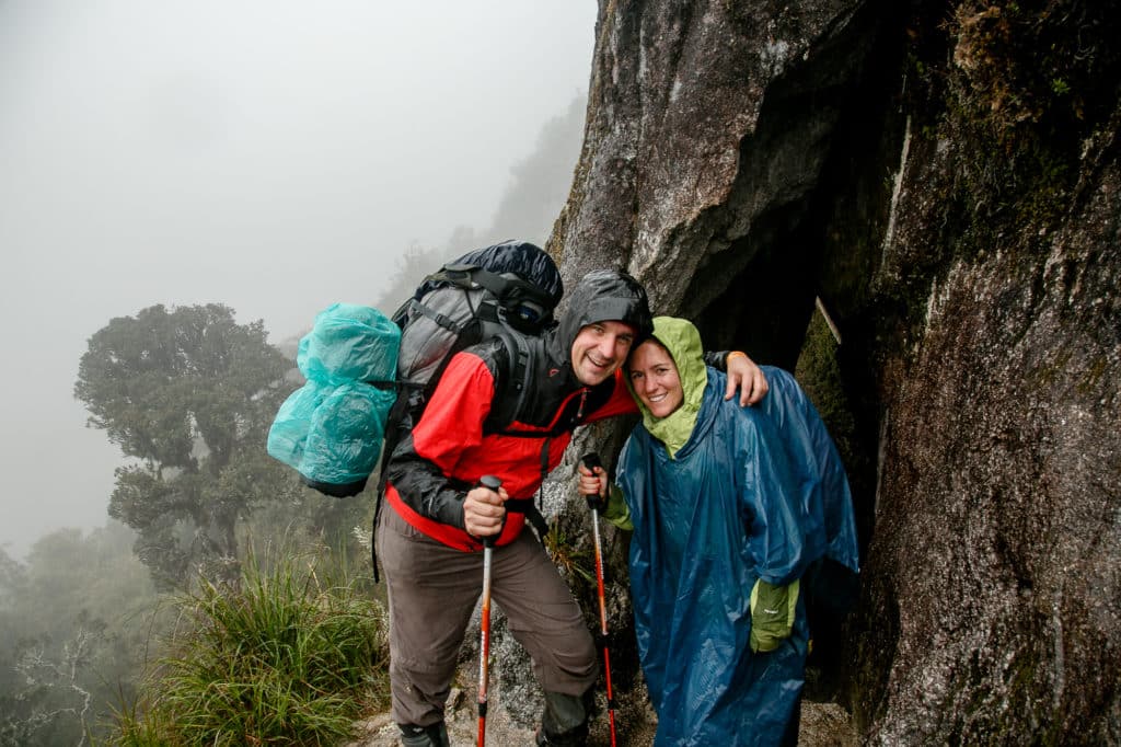 Empapados pero Felices en Machu Picchu